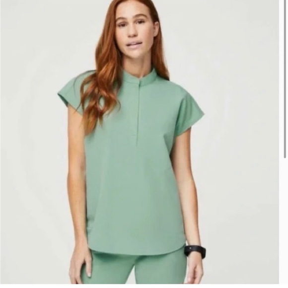 Figs Rafaela Oversized Scrub Top - Picture 9 of 9